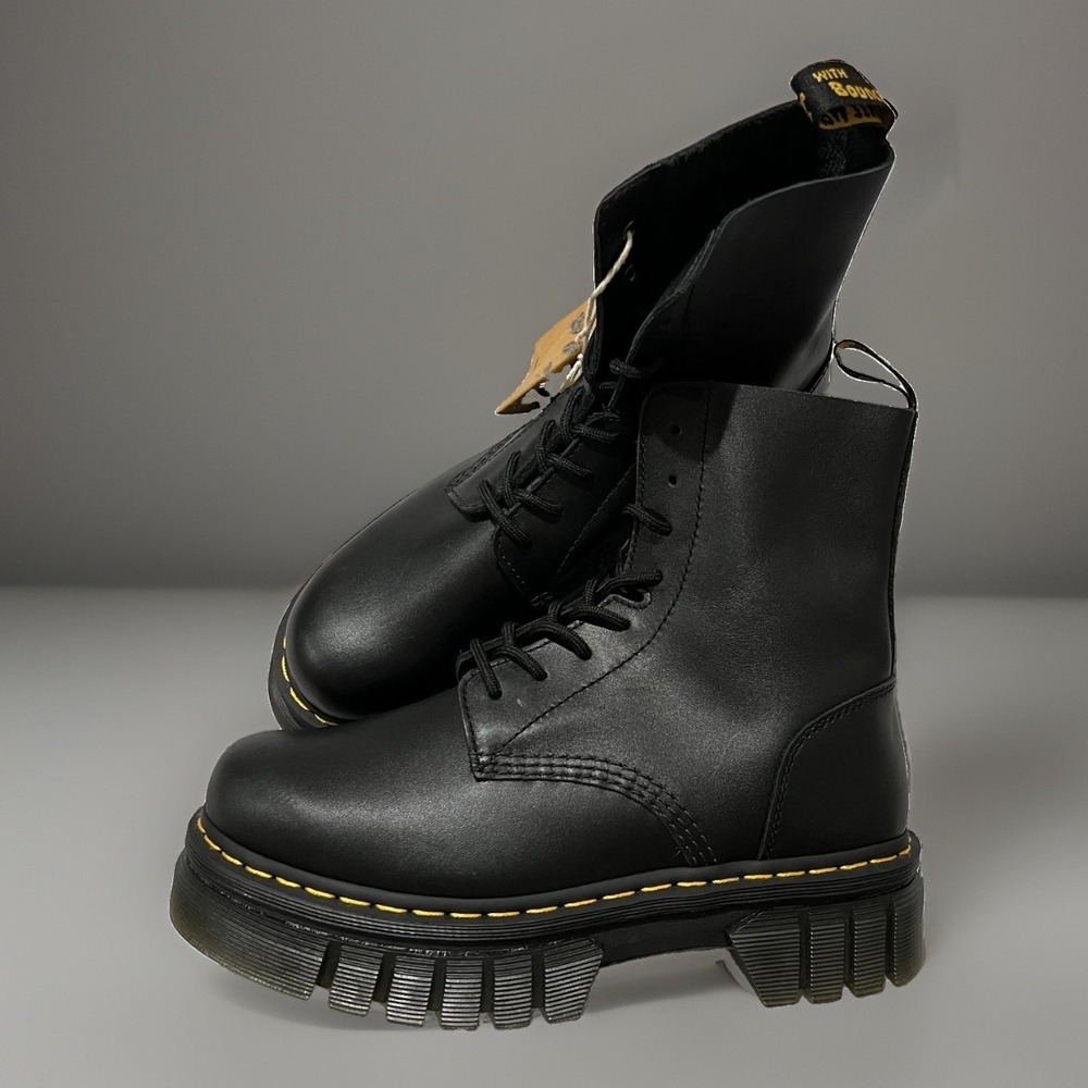 Dr. Martens Audrick 8-Eye Womens Black Leather Lace Up Platform Boots Size 10